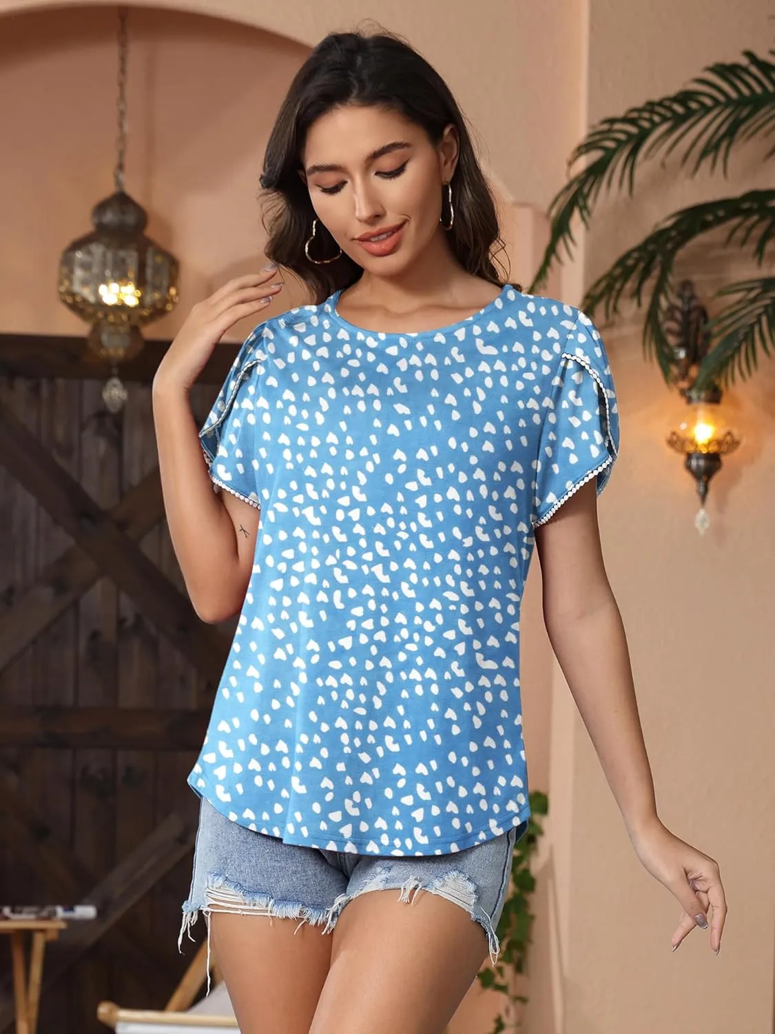 Women's Shirts Summer Casual Crewneck T Shirt Lace Crochet Short Sleeve Blouses Cute Floral Print Loose Tunic Tops